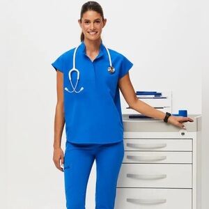 Women’s Figs Oversized Scrub Top